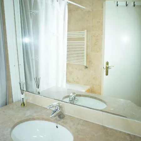 Ideal 2 Apartment *
